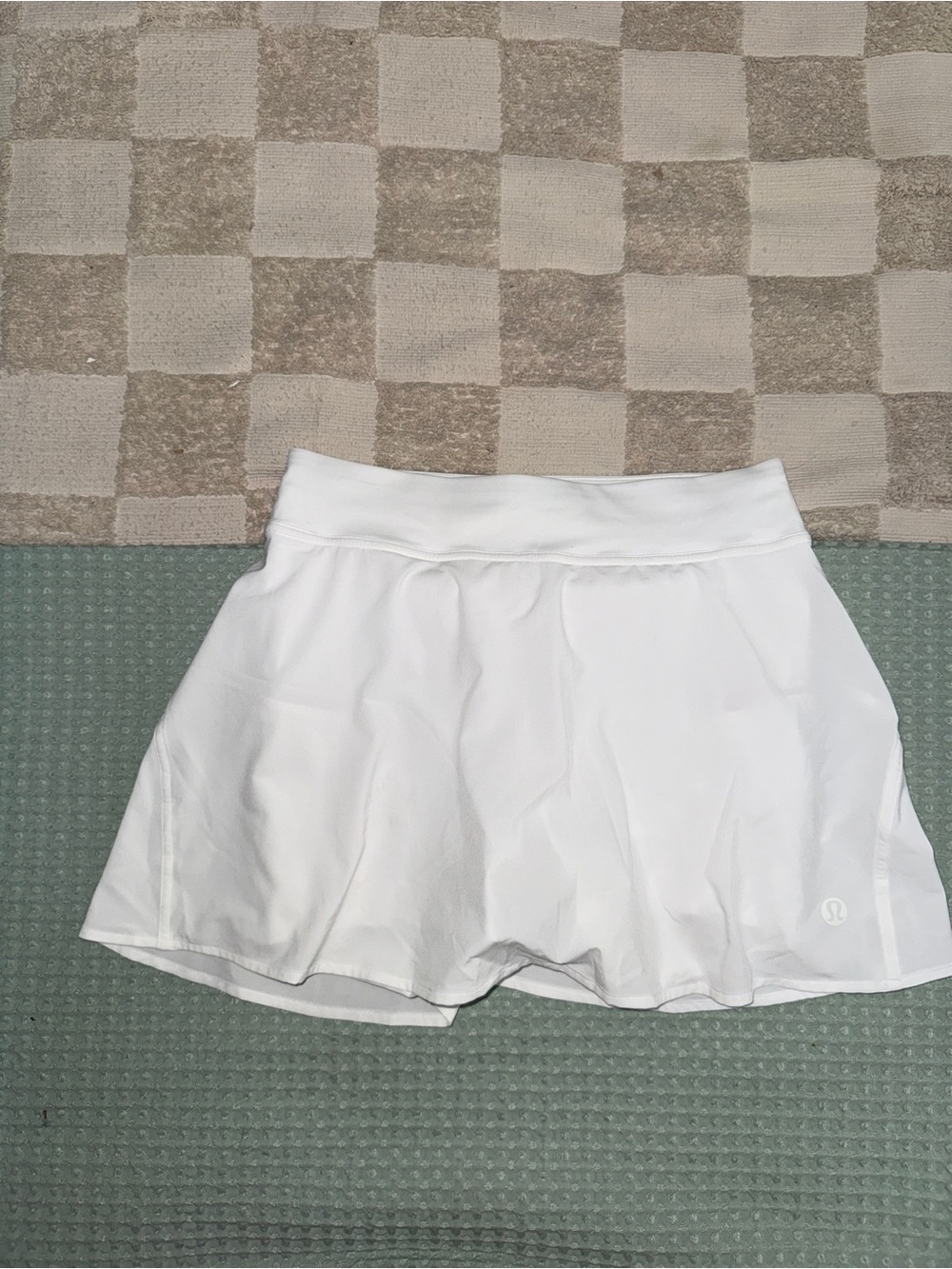 Lululemon Lightweight High-Rise Tennis Skirt
White size 6
